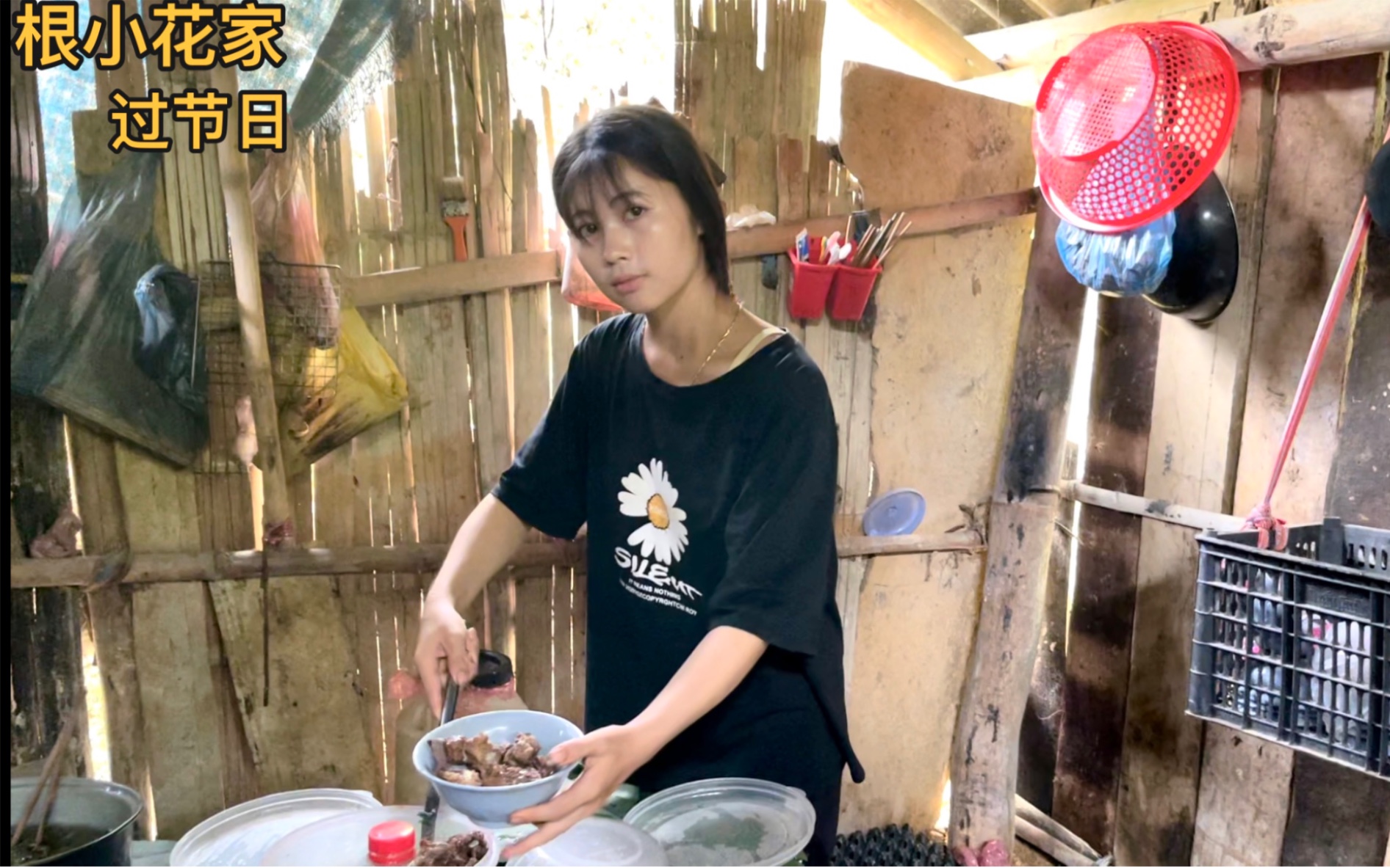 越南苗族姑娘阿花家请我来她家过端午节.