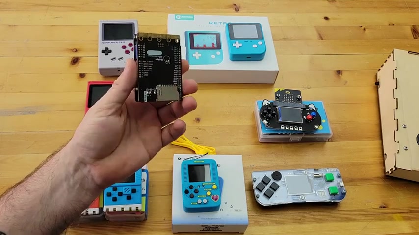 [图]Comparing Makecode Arcade handhelds 可编程掌机测评