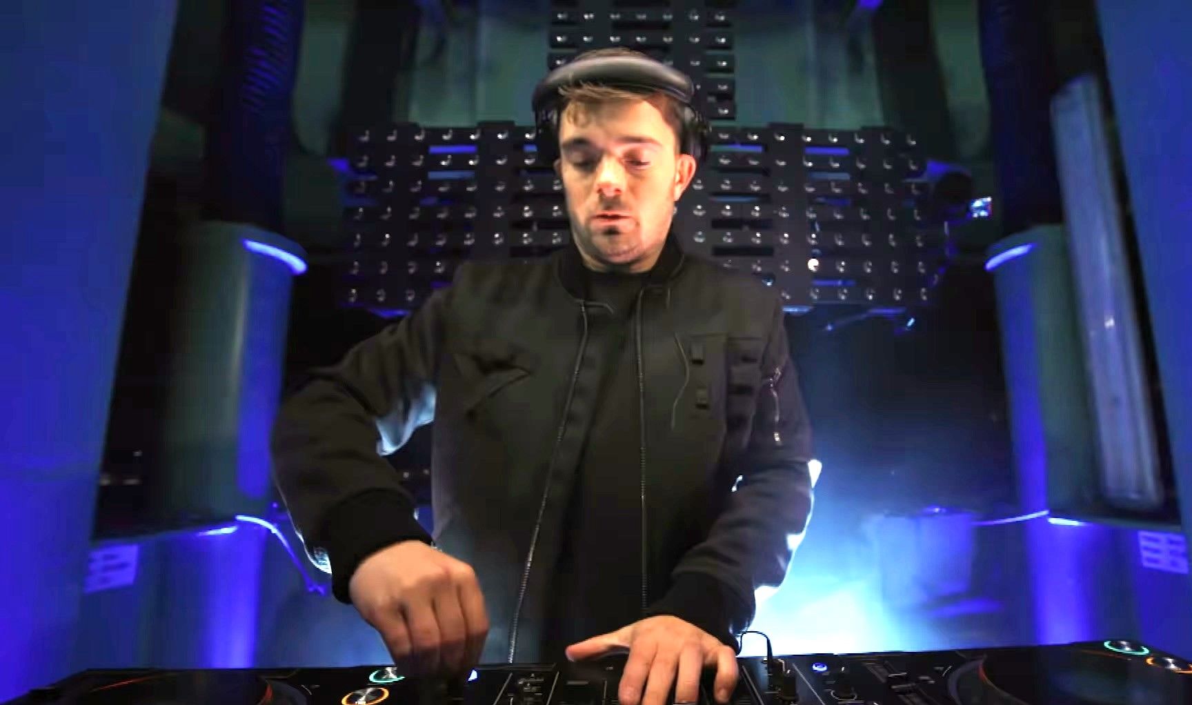 官方版 martin garrix 荷兰跨年打碟现场-i小零食-音乐-哔哩哔哩视频