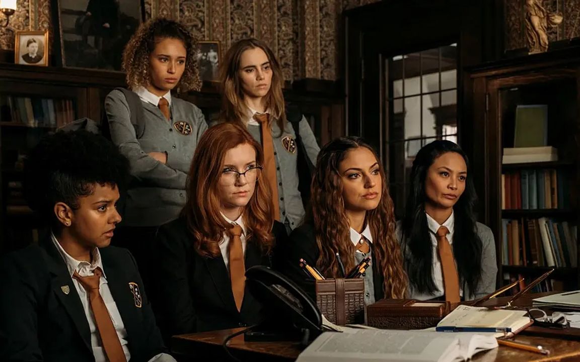 小涛讲电影:8分钟带你看完美国恐怖电影《女校召灵》