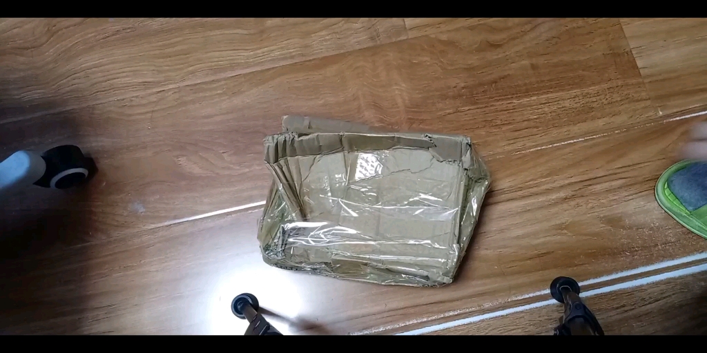 到底是什么快递,邮了十八天,还盒子严重破损.哦,是韵达啊,那没事了.