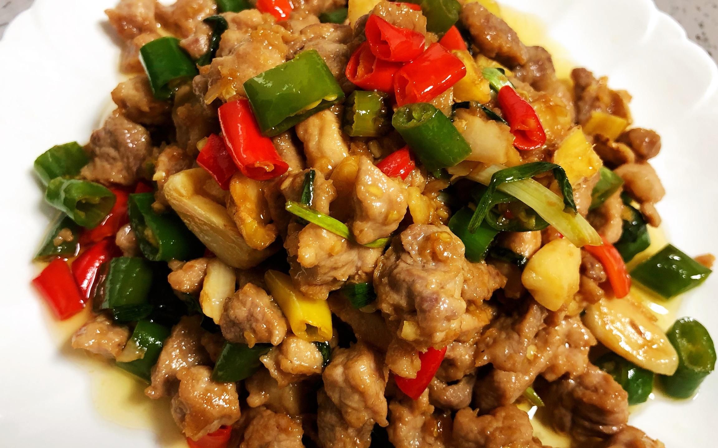 叶小厨教你创新菜,农家小炒肉丁,下饭下酒都很不错,5分钟学会