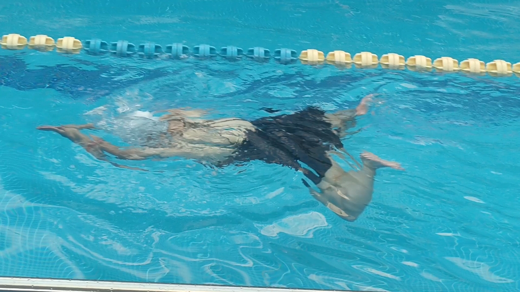 西安美女郁瑾蛙泳顺利毕业#西安游泳教练 #西安成人儿童游泳培训班