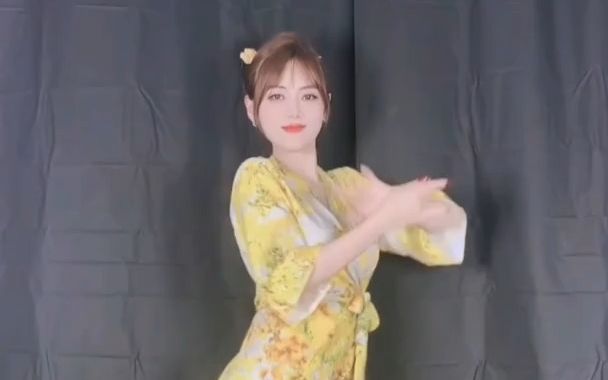 【巧小君】黄色战袍来一个