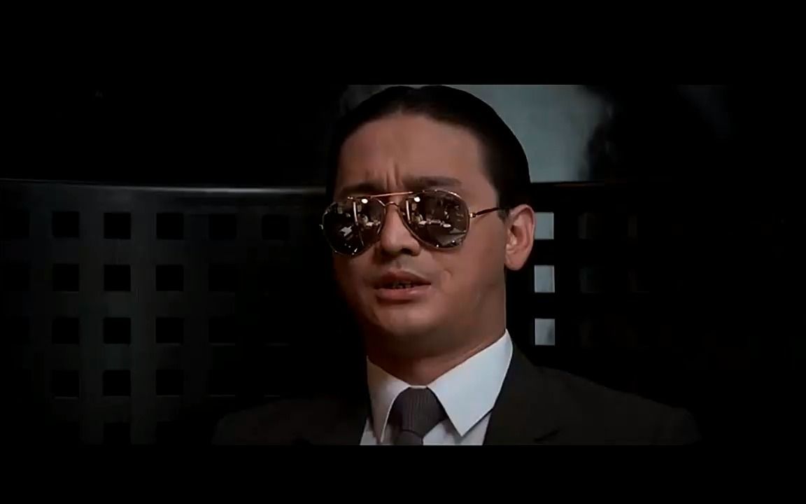 萧芳芳来应聘,曹查理让手下试她的眼力跟反应,没想到两样都优秀