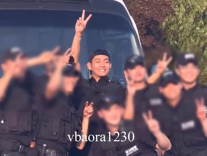 【金泰亨】合照小指挥家