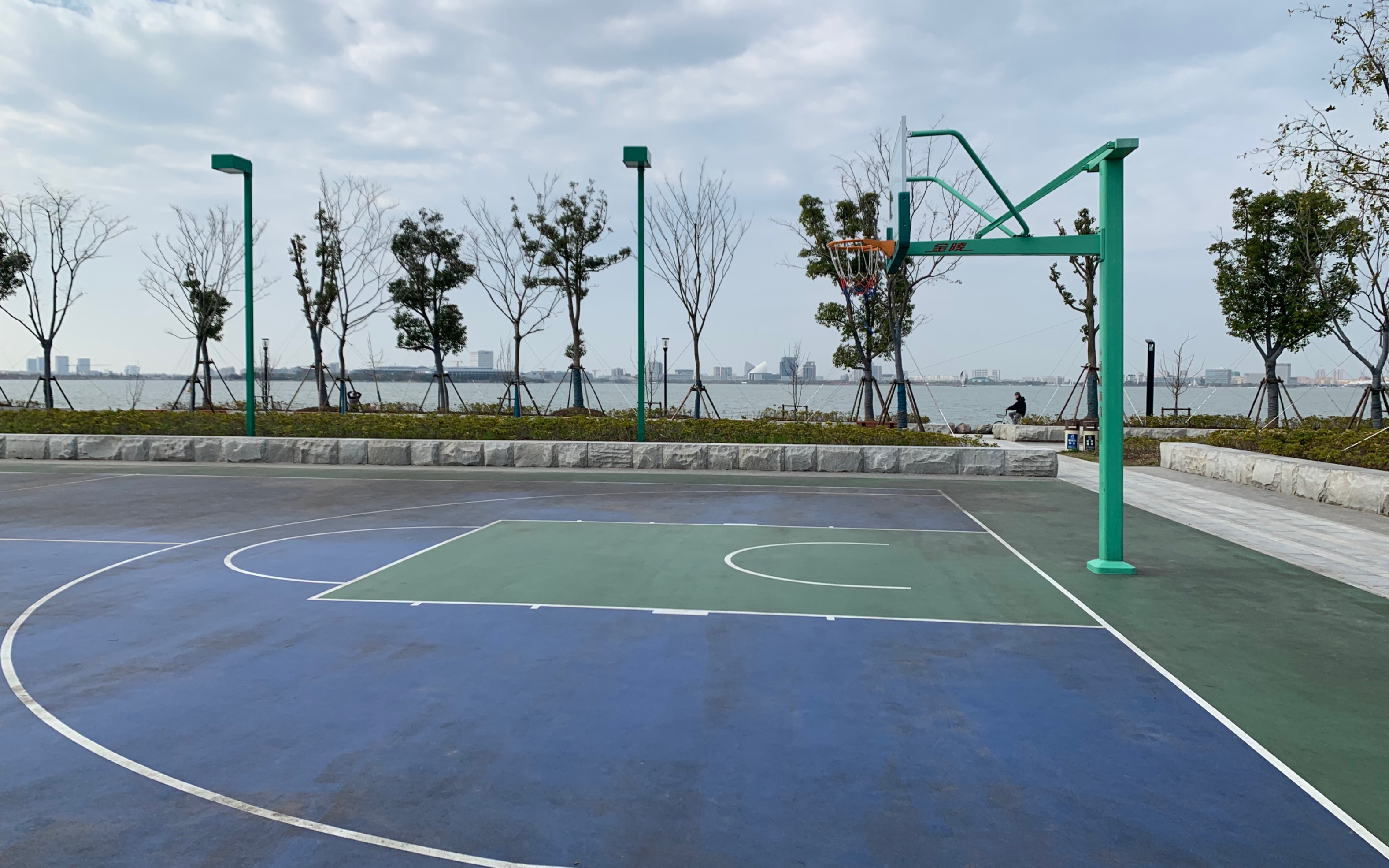 滴水湖篮球场体验