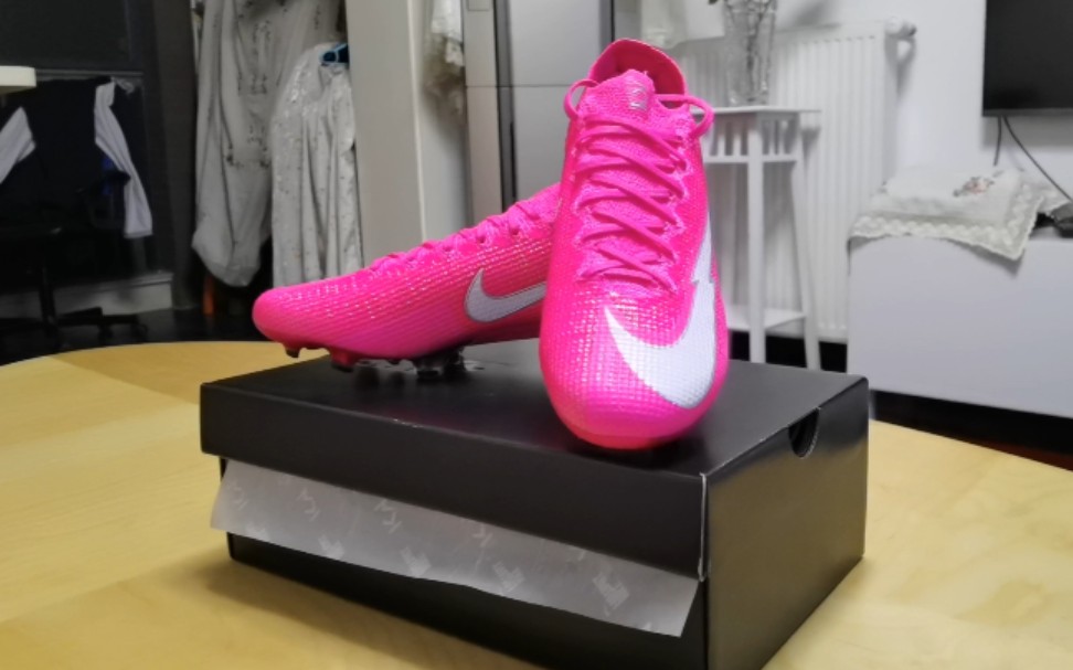 【猛男配色!】足球鞋刺客13姆巴佩rosa粉,简短开箱