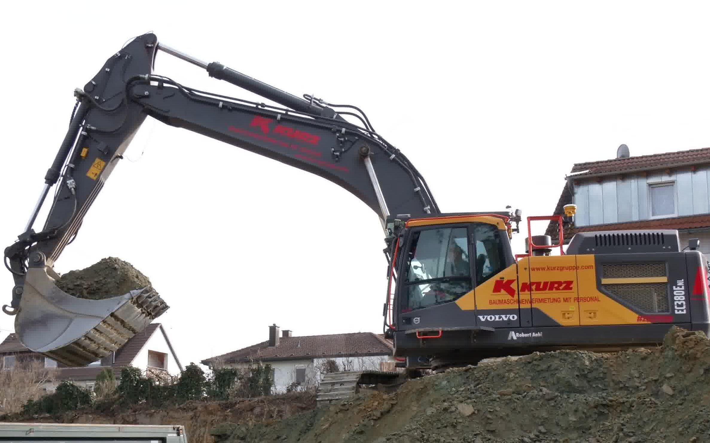 4k沃尔沃ec380e挖掘机奔驰man卡车施工