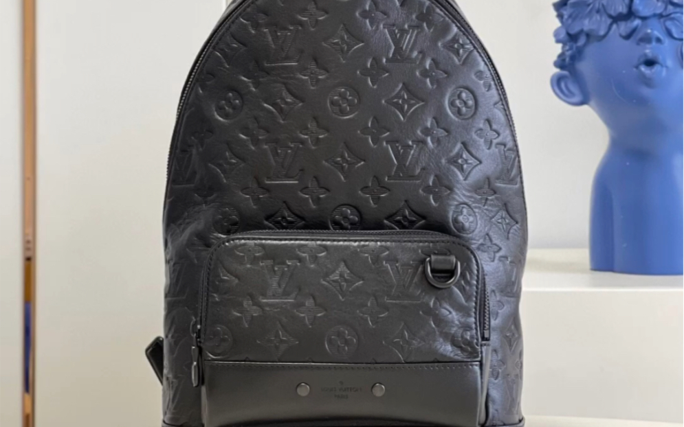 说一下高仿lv路易威登m46107黑 racer 单肩包流露 monogram shadow