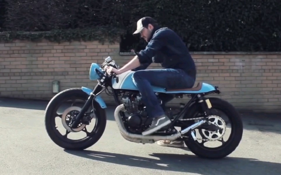 男孩子的快乐就是这么简单!在家改装一辆suzuki gs550 .