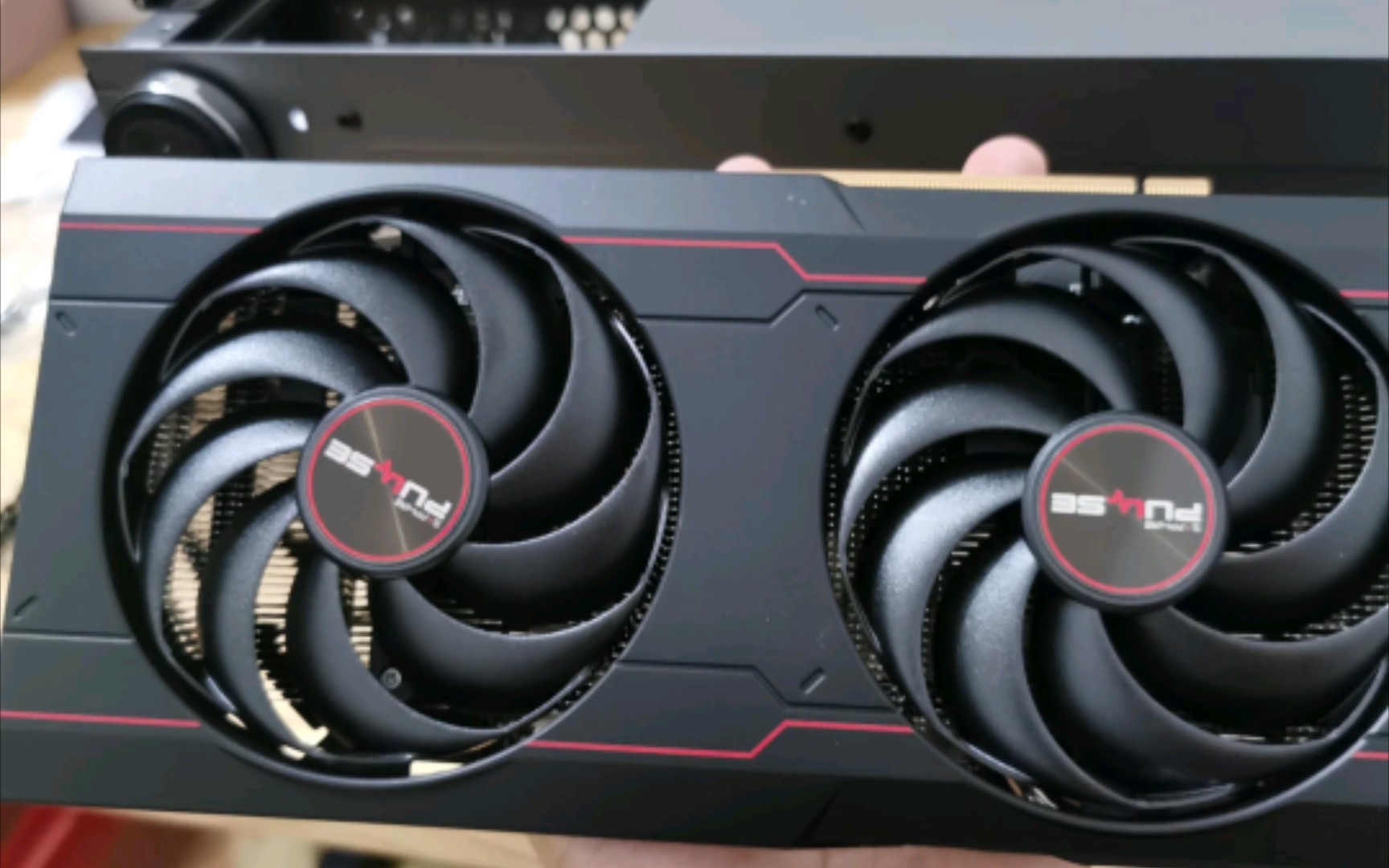 rx6650xt蓝宝石白金,安全下车,另外,赵德柱太帅了