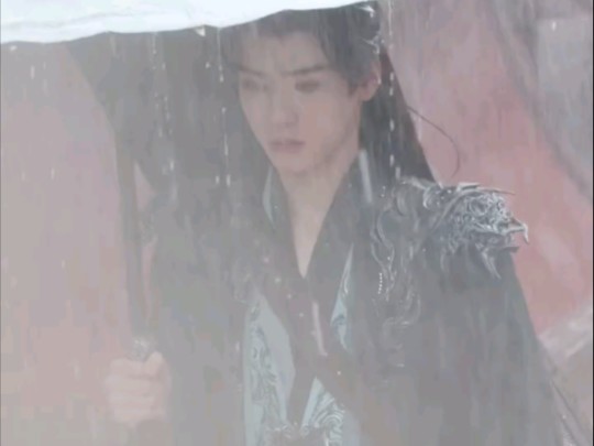 龚俊苏暮雨暗河传9/19路透,雨中持剑行走哔哩哔哩bilibili