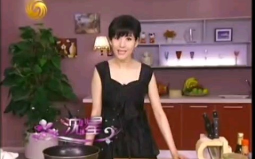 2011.4.16美女私房菜 黑木耳炒故萝卜&鱼腥草炖雪梨&糖拌西红柿哔哩哔哩bilibili