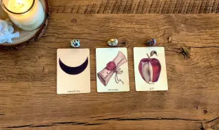 Télécharger la video: 【金星回旋】🌝神秘阅读🌝旨在找到你！🖤✨🍎【中英字幕】PICK A CARD 塔罗运势指引