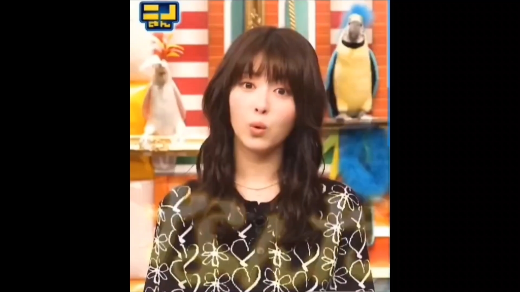 滨边美波〗歪歪头