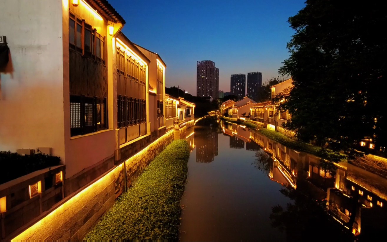 江南夏,夜幕临,青果巷