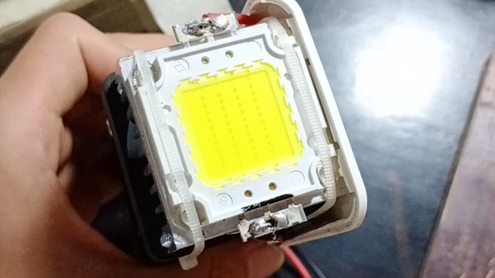 低配版鬼见愁手电筒