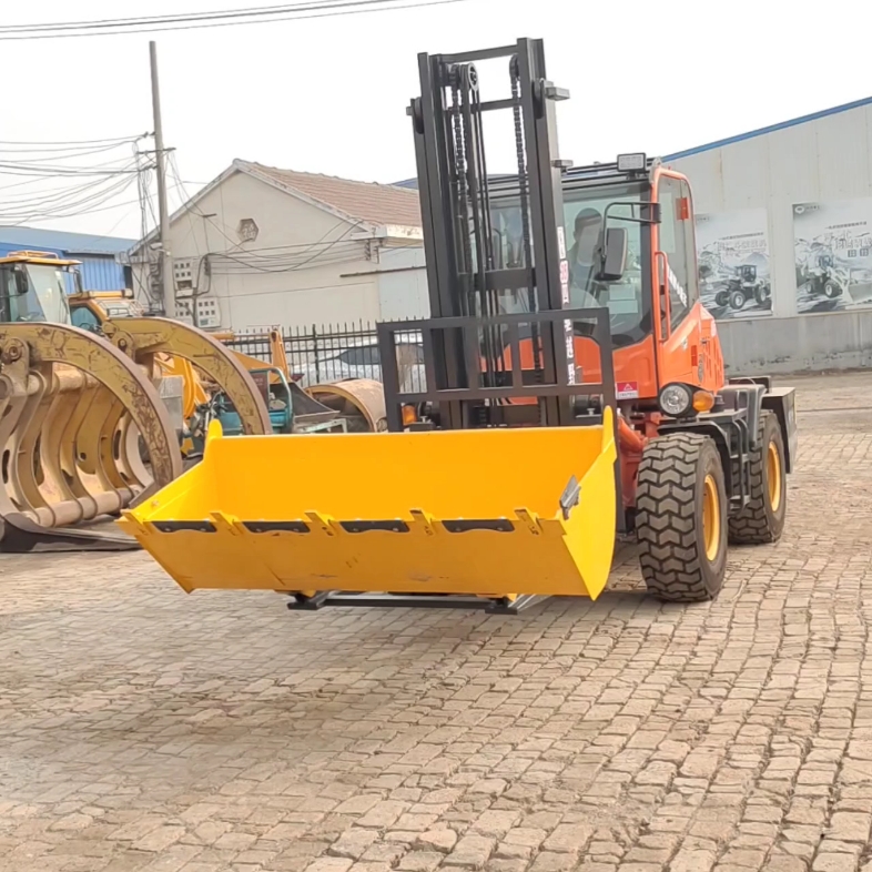 4驱越野叉车加装铲斗视频 叉车加铲斗 叉车改装载机 叉车加装叉套式铲