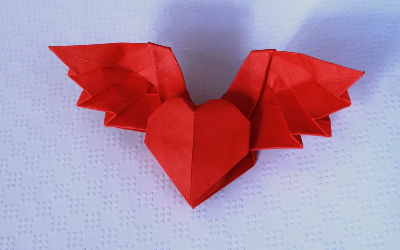 折纸翅膀 心形图片