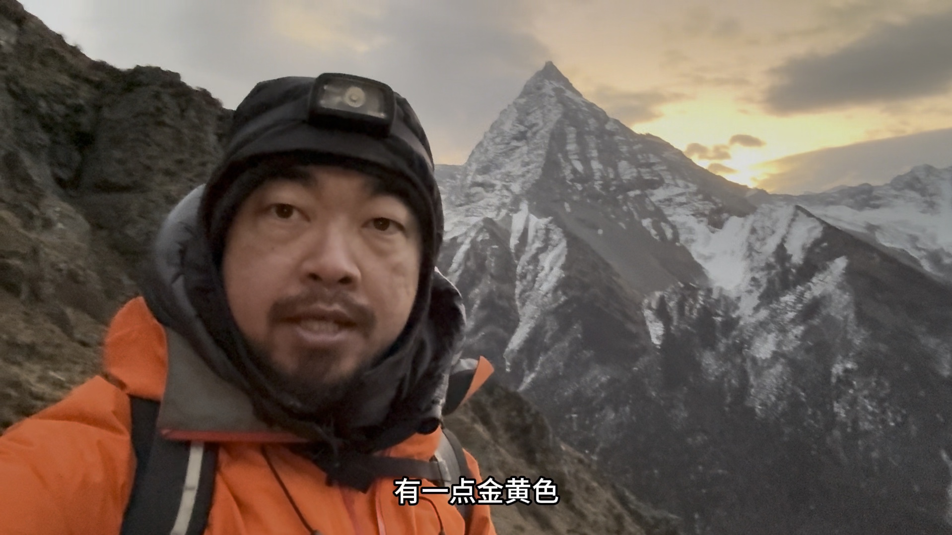 峰哥在四川的理想生活,开着车四处去登山-峰哥亡命天涯-峰哥亡命天涯-哔哩哔哩视频