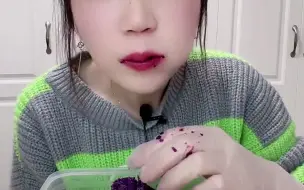 Video herunterladen: 【洋妮儿】2月不说话 大盒子酥脆合辑~贰