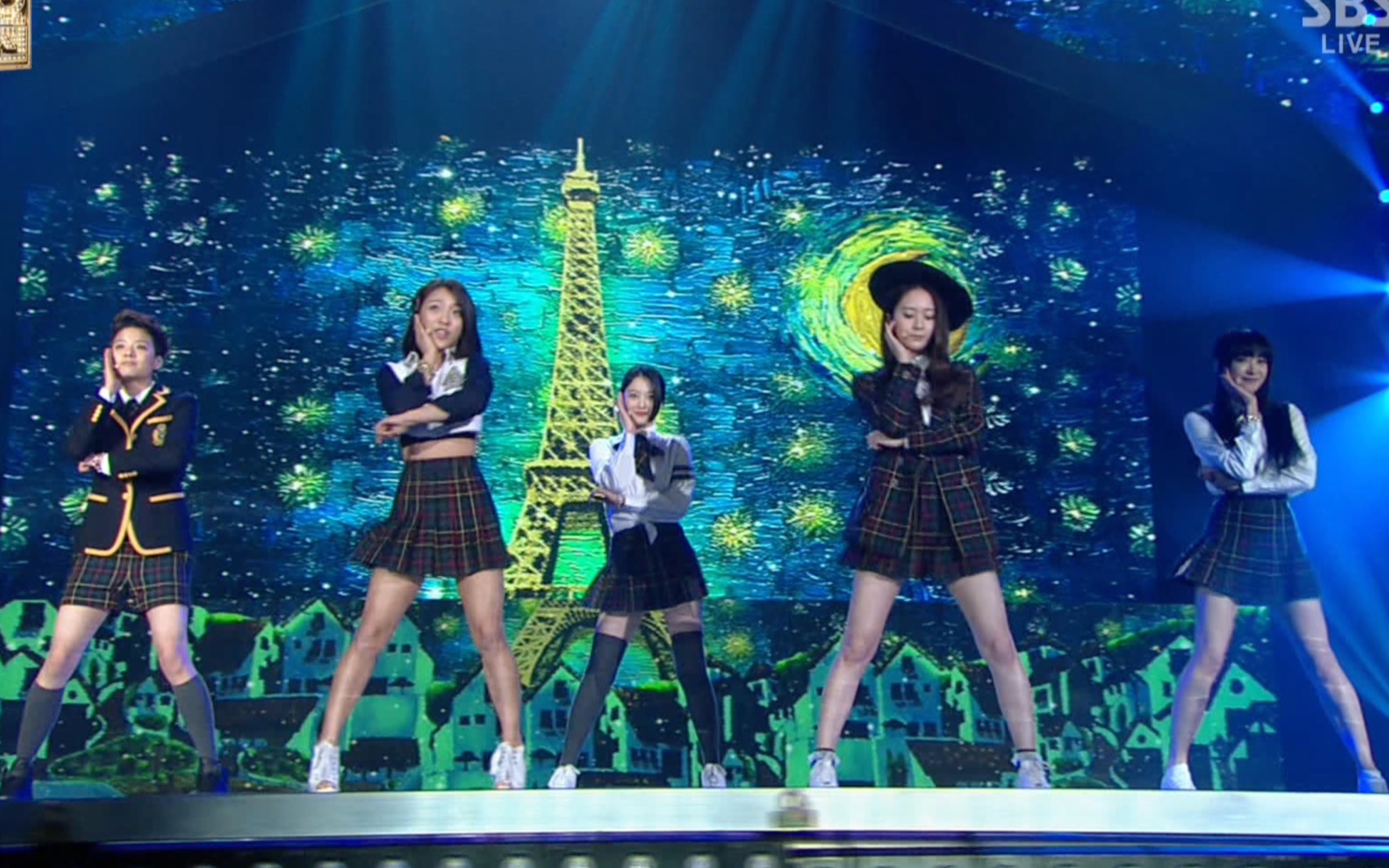 [图]【Live】f(x) 2013歌谣大战「影子+初智齿Rum Pum Pum Pum」