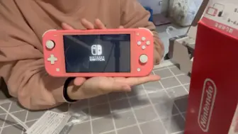 Download Video: 【自存】女大第一台switch lite：感觉足够用了｜是自己随手录的防机子翻车视频发在b站留个档｜京东入手安全下车