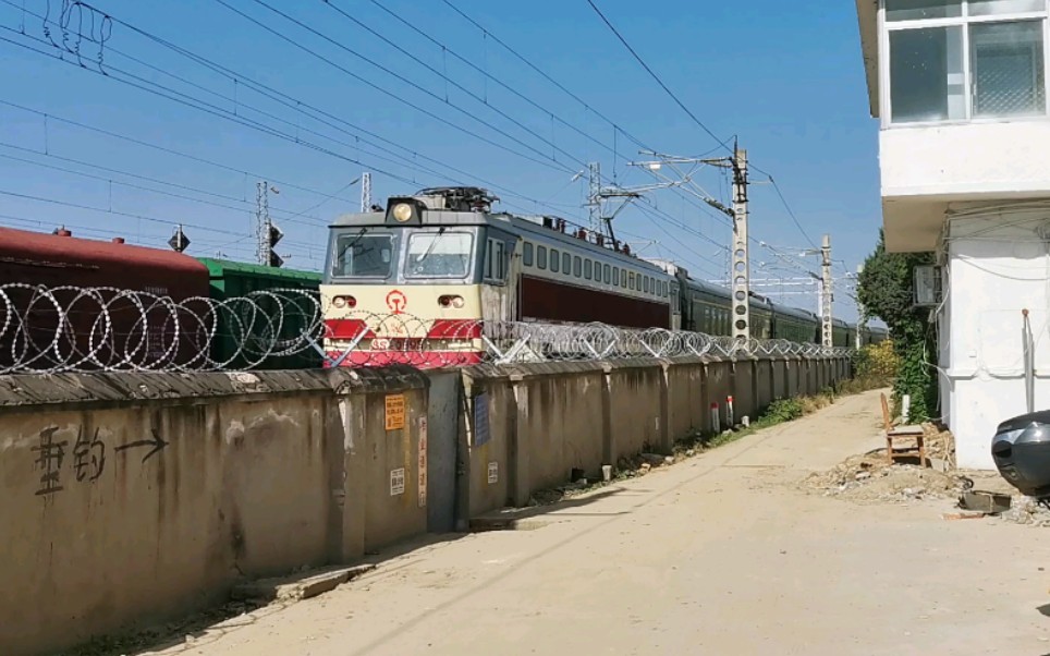 【中国铁路】成局重段ss7c-0093牵引k590次快速通过襄北一场(含轮轨声