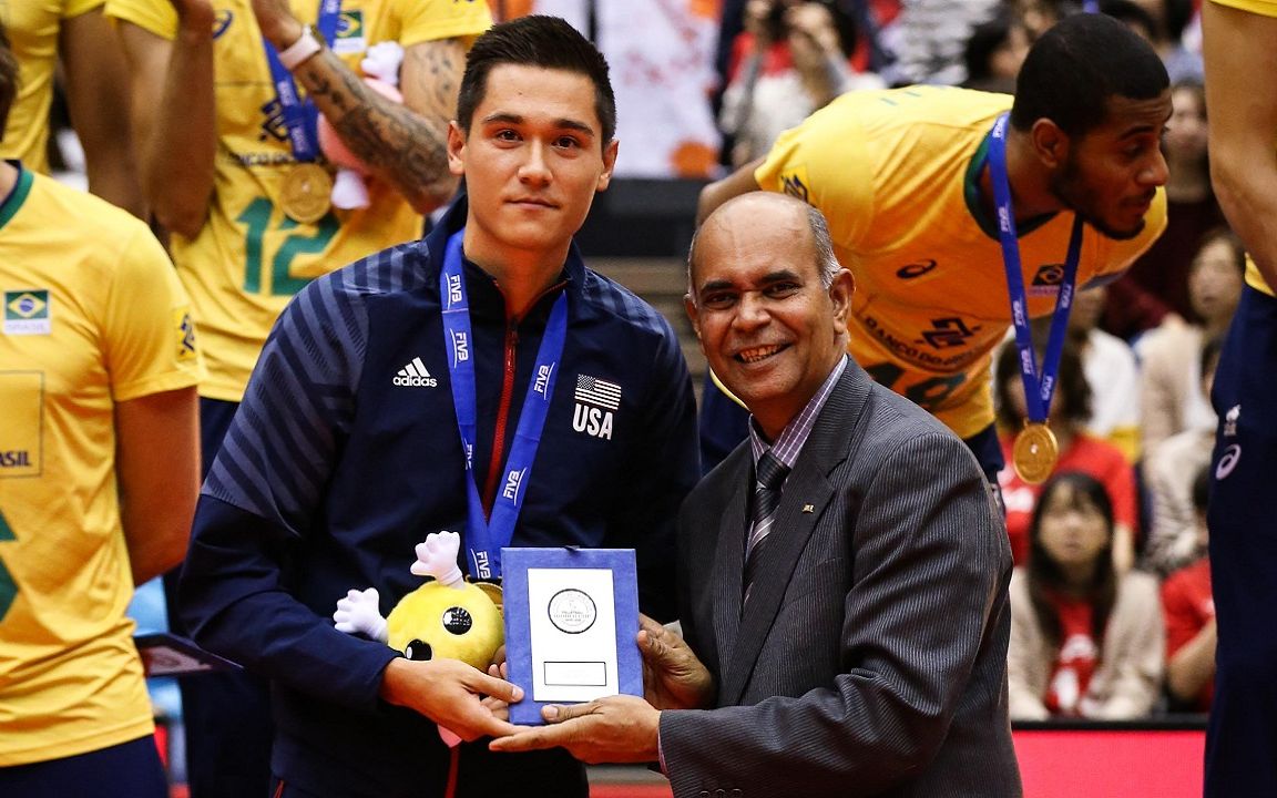 克里斯滕森一表人才荣膺2019男排世界杯最佳二传