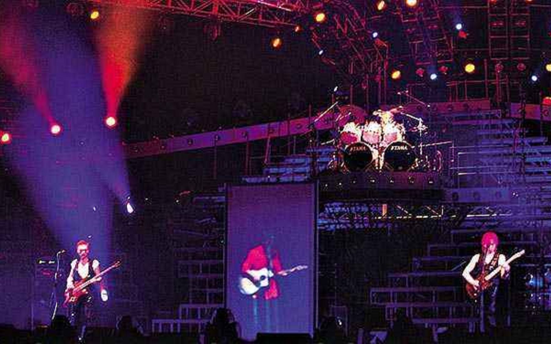 2003 beyond 超越 beyond live 03上海演唱会 自制完整版_哔哩哔哩