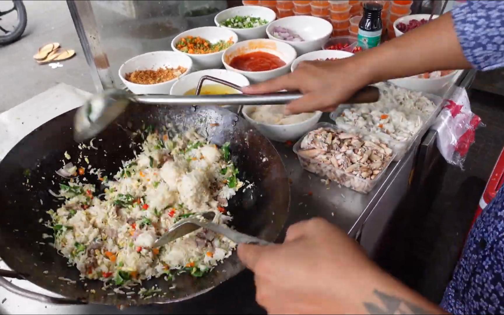 沉浸式體驗蝦仁蛋炒飯,柬埔寨街頭美食