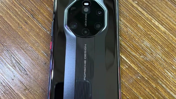 华为mate40rs保时捷典藏黑12 512g,外观完美,原装无拆修无磕碰,价格8