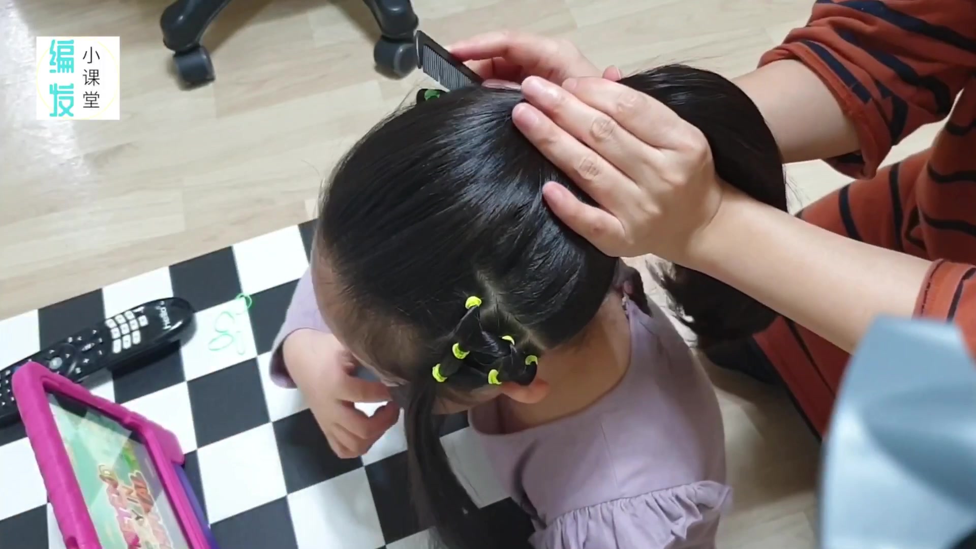 【简单编发】给小女孩编头发,这样编简单又可爱,快给你女儿也编一个