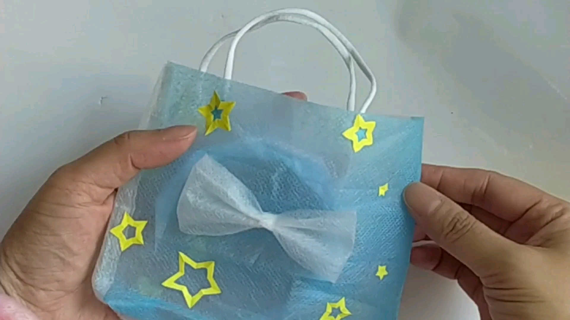 一个口罩做小手袋,装点东西