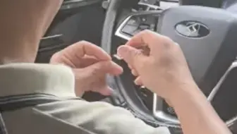 本以为滴滴司机开车刷抖音已是极限了...
