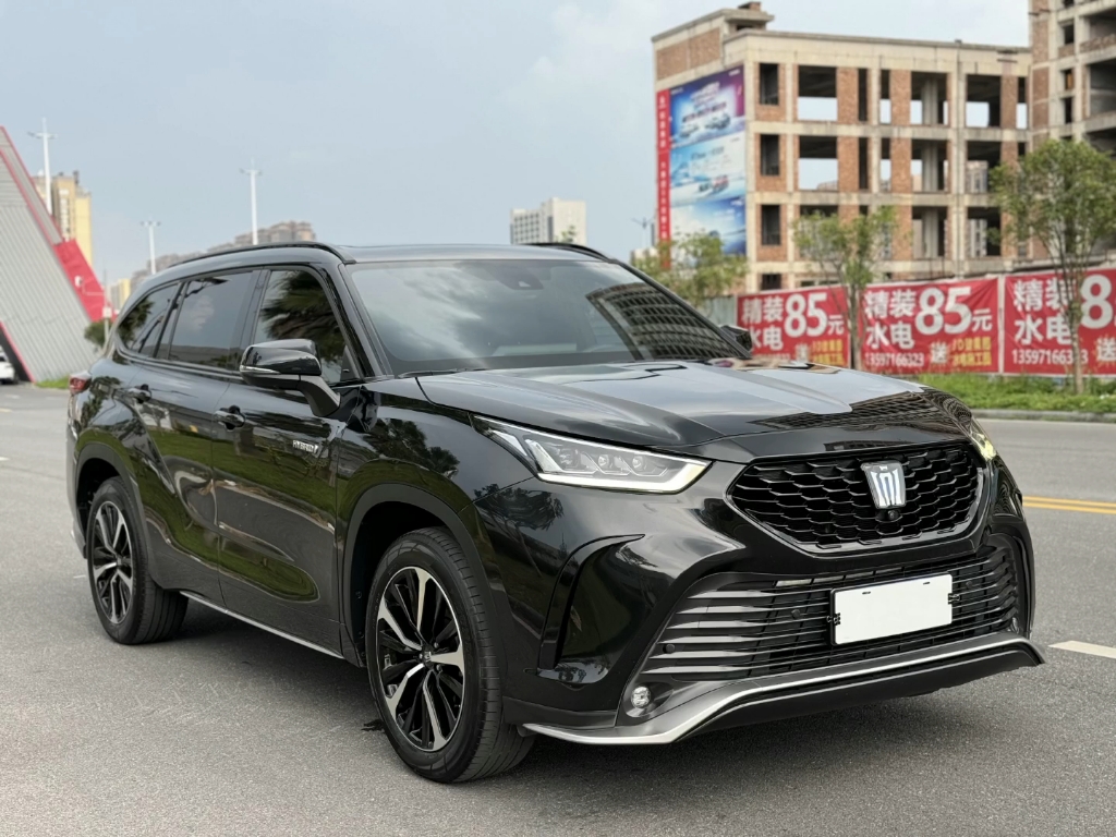 【品牌车型】丰田 皇冠陆放 2021款 2.