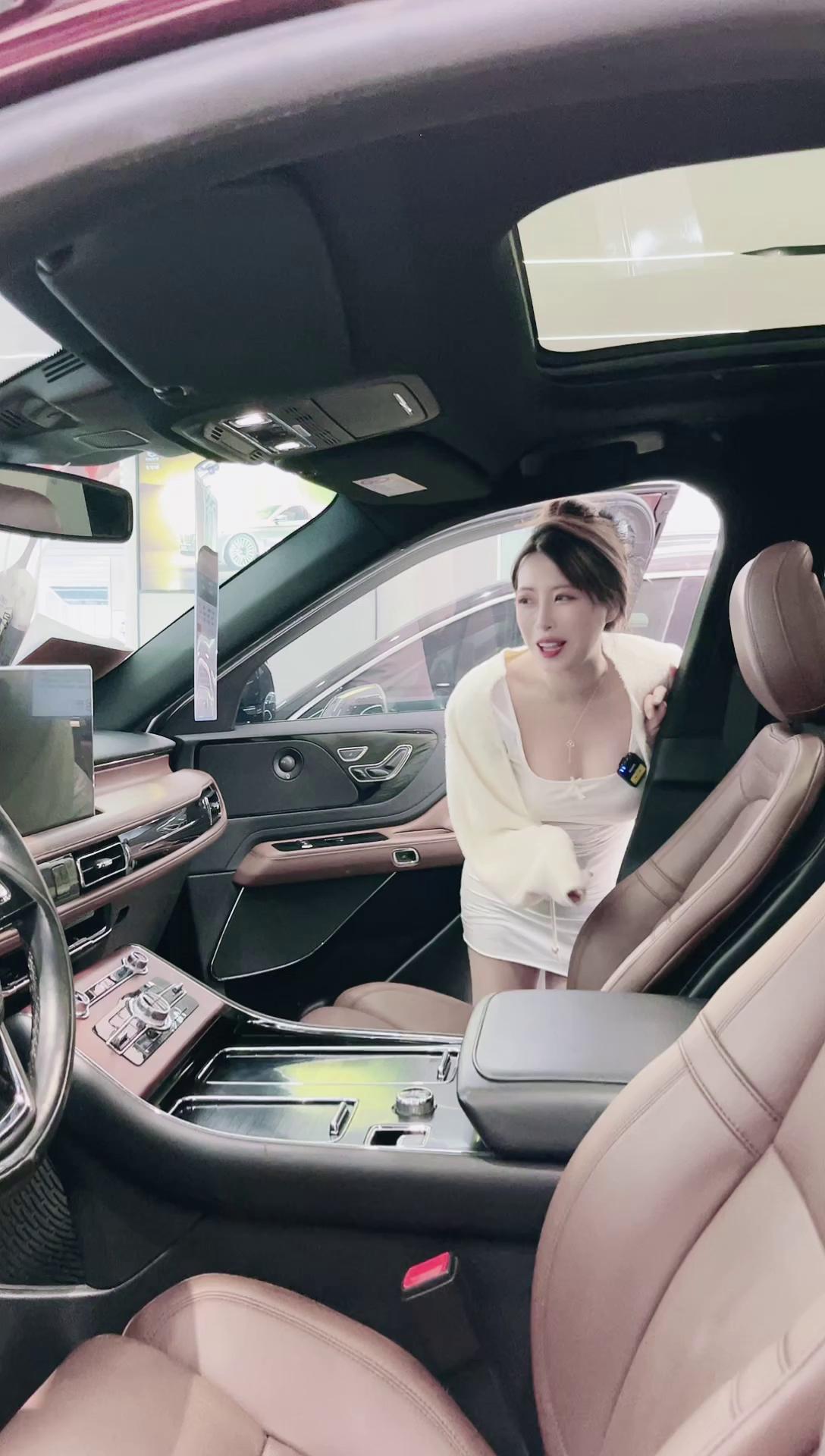 宝驰名车允儿-2024-02-25