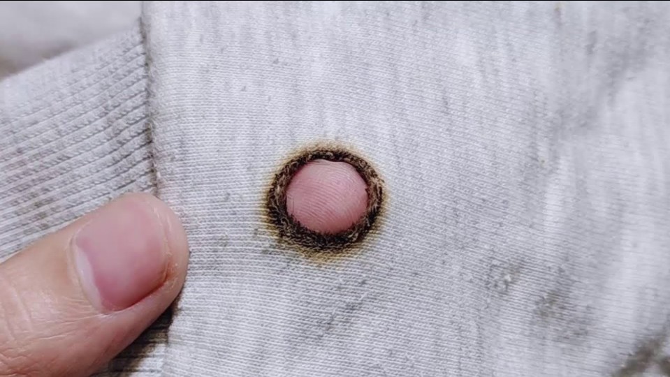 无痕修补衣服被烟头烫的洞