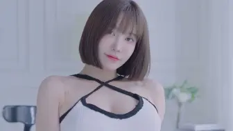 KYUL小姐姐的黑丝小吊带穿搭