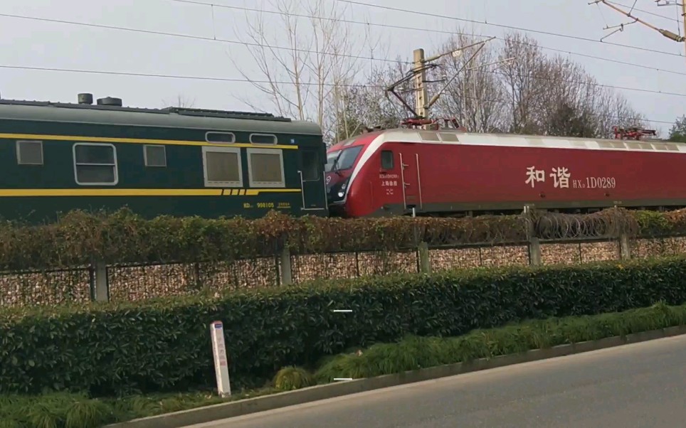 绿色水牌的k48次列车