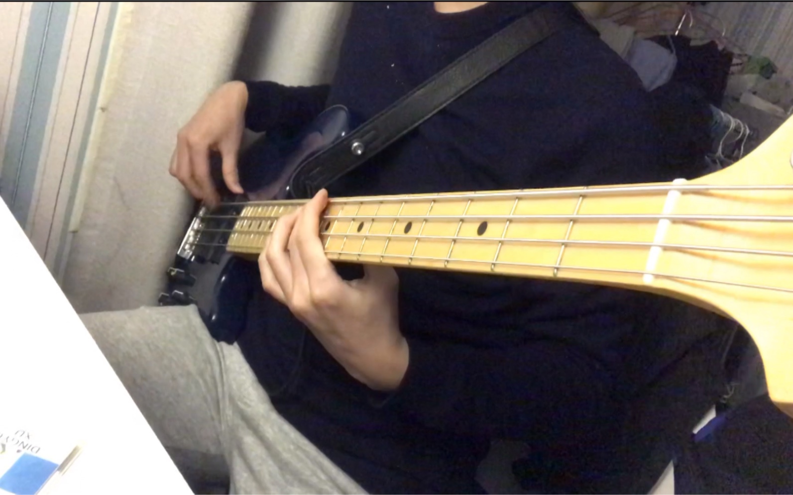 【附谱】五月天笑忘歌 bass cover 五迷必弹!(那一年天空很高,风很清澈,从头到脚趾都快乐)哔哩哔哩bilibili