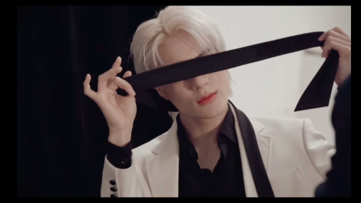 【李帝努/jeno】绝美白发小狗