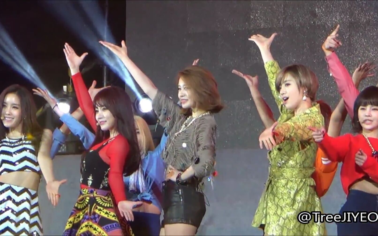 tara国内稀有的我咋整现场舞台全员及个人饭拍