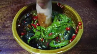 【擂辣椒皮蛋】这才是擂辣椒皮蛋的正确做法，做法简单易上手，从小到大都爱吃