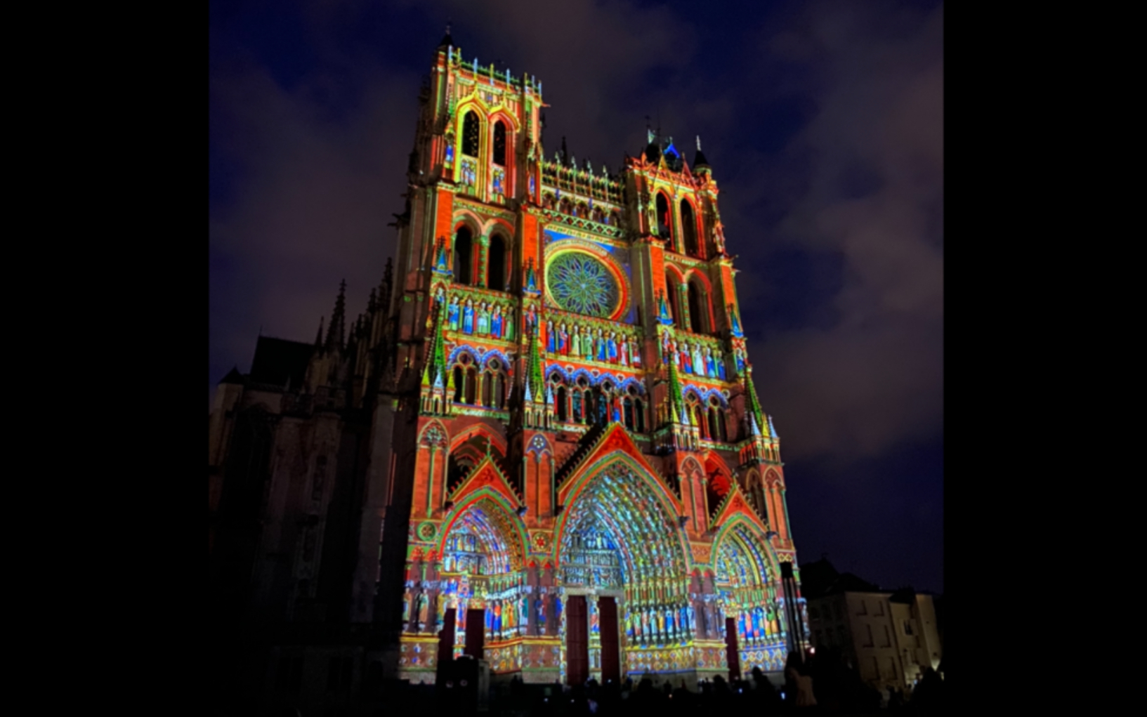 800年历史之法国最大教堂的灯光秀 亚眠大教堂