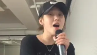 金采炫尝试海豚音Taeyeon - Blur｜Chaehyun 说“Don't blur it..下次我会好好唱歌的所以不要开大声☺ 250421泡泡直播