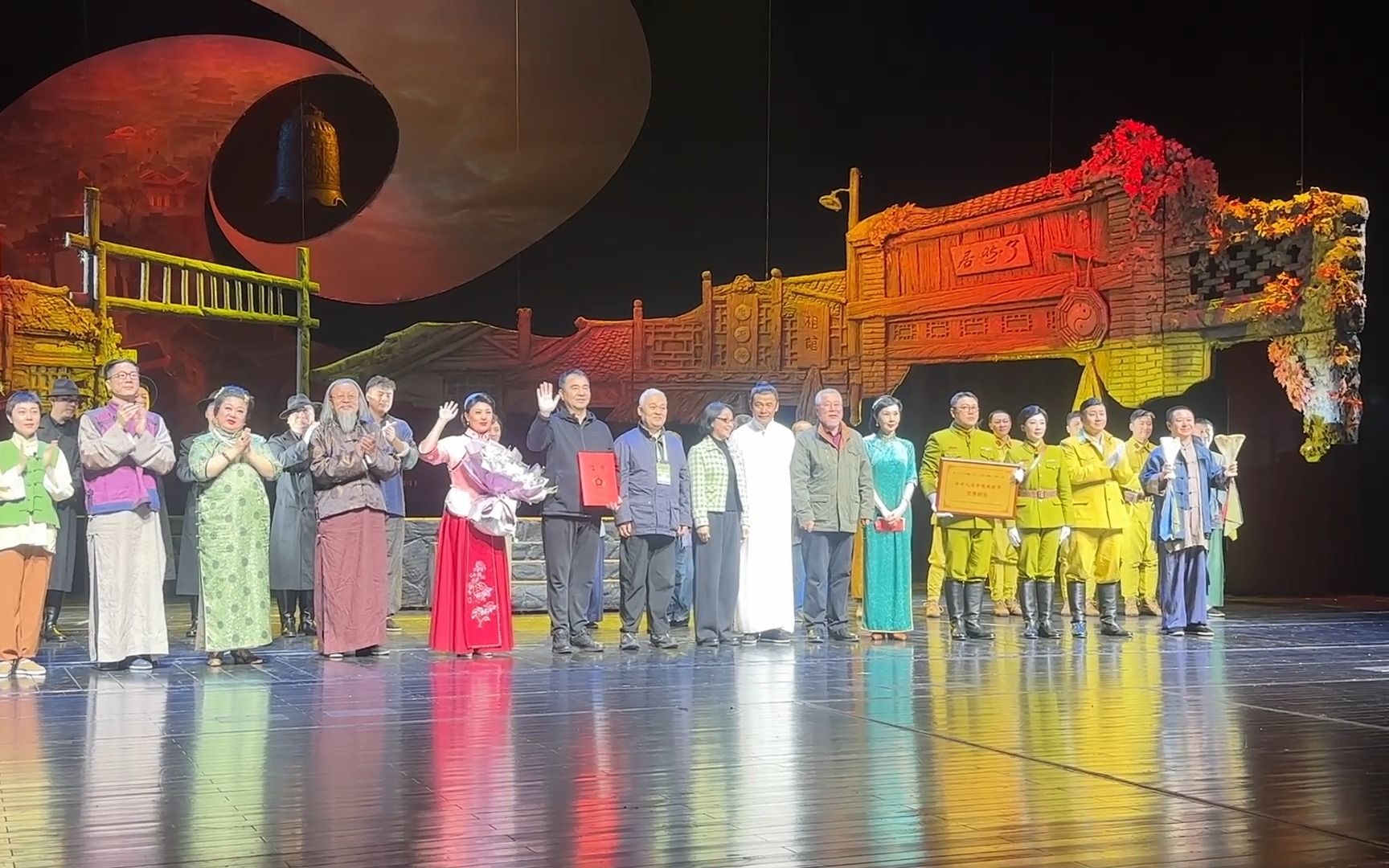 辽艺话剧《天算》惊艳第十八届中国戏剧节