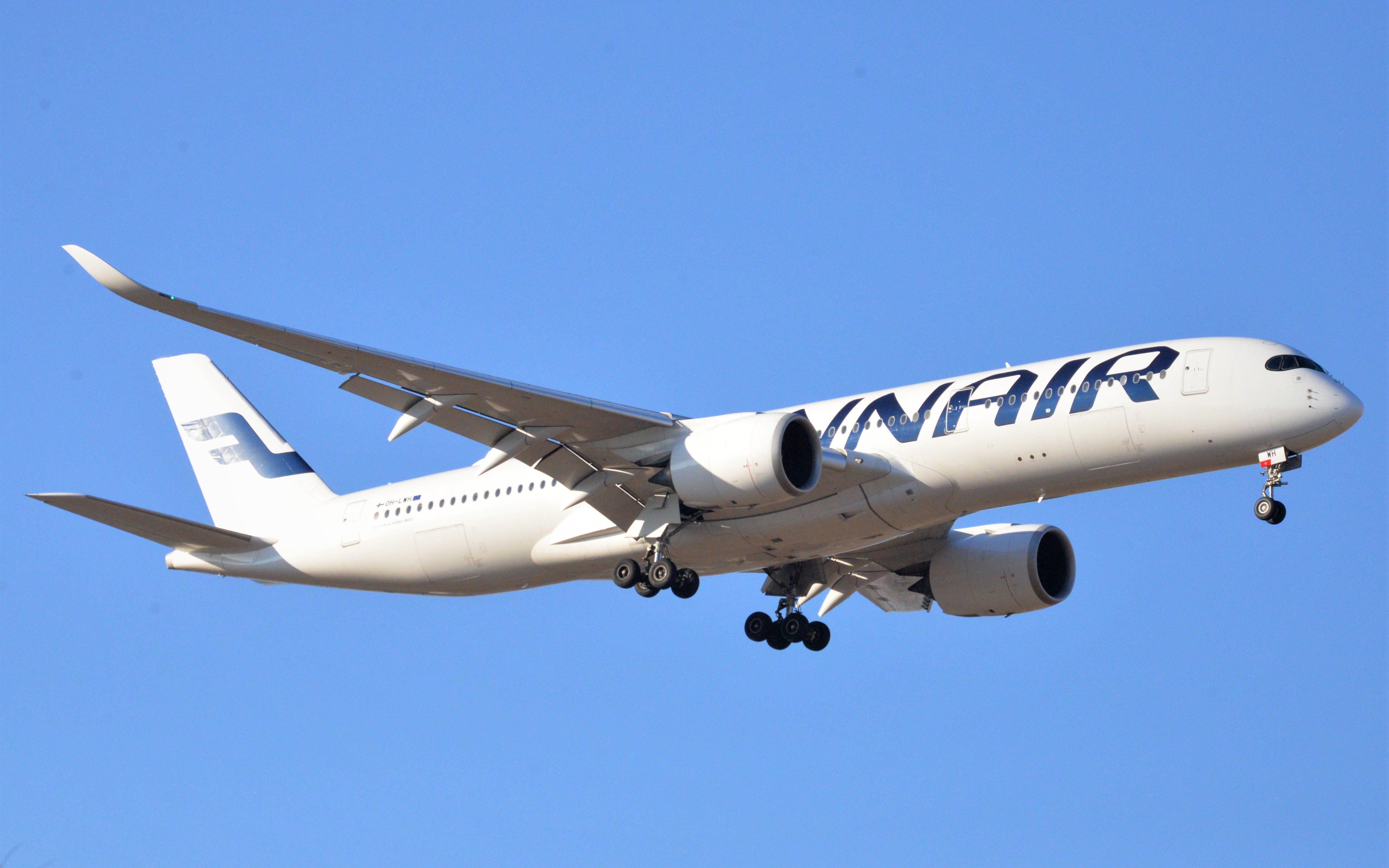 芬兰运动员包机//芬兰航空a350降落跑道36r