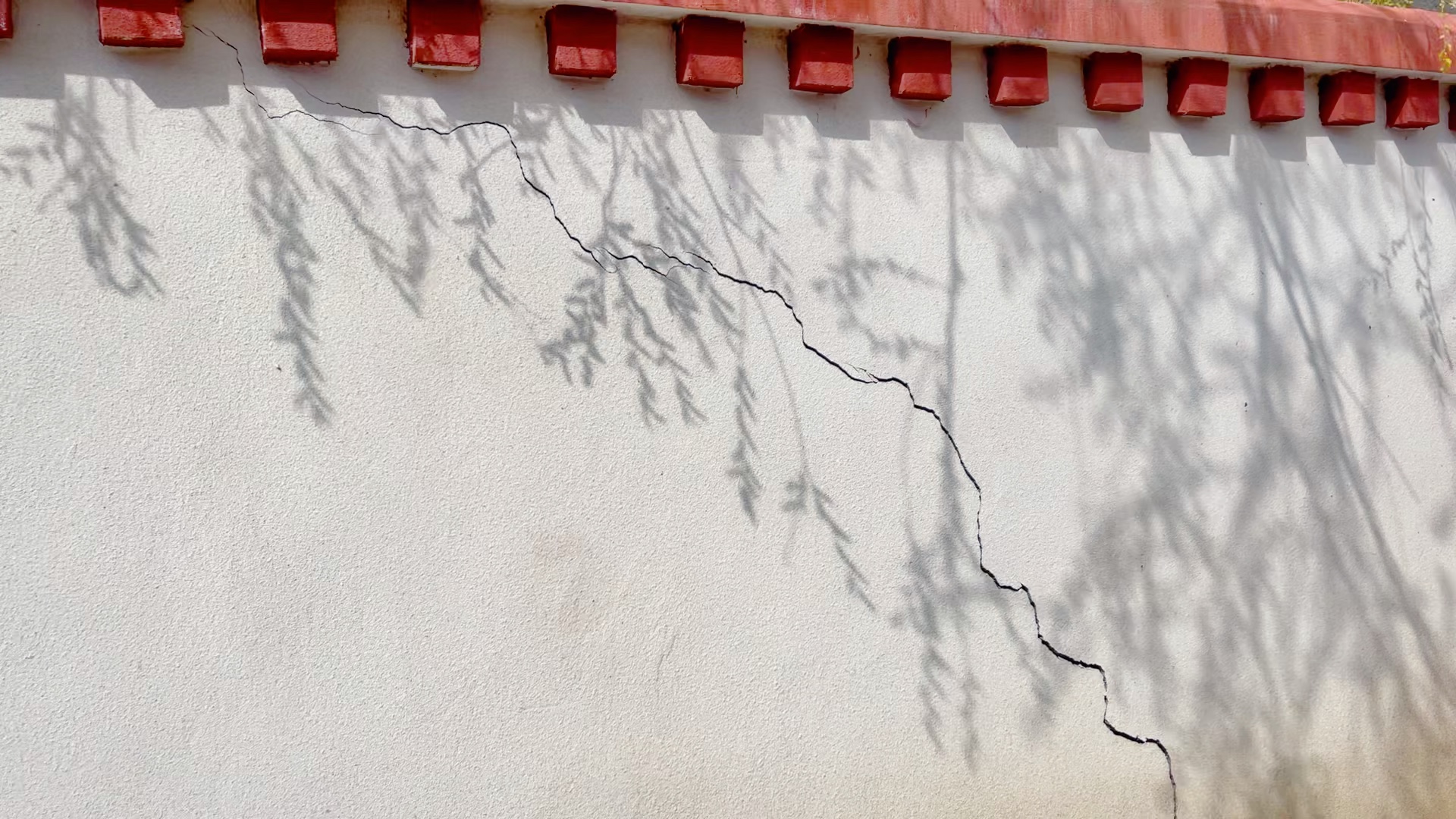 万物皆有裂痕别害怕那也是光照进来的地方影子博物馆